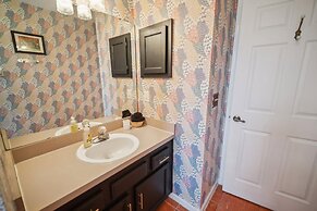 Pondside Perch - Your Waterfront Retreat 3 Bedroom Home