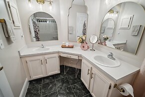 Pondside Perch - Your Waterfront Retreat 3 Bedroom Home