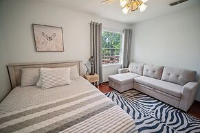 Pondside Perch - Your Waterfront Retreat 3 Bedroom Home