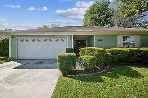 Pondside Perch - Your Waterfront Retreat 3 Bedroom Home