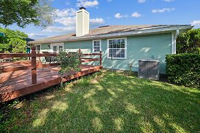 Pondside Perch - Your Waterfront Retreat 3 Bedroom Home