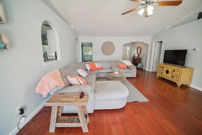 Pondside Perch - Your Waterfront Retreat 3 Bedroom Home