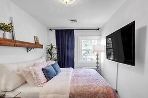 Old Town Perfection With Fire Pit 4 Bedroom Townhouse