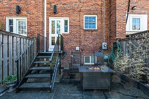 Old Town Perfection With Fire Pit 4 Bedroom Townhouse