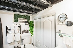 Old Town Perfection With Fire Pit 4 Bedroom Townhouse