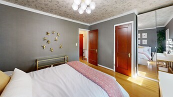 Old Town Perfection With Fire Pit 4 Bedroom Townhouse