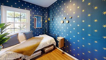 Old Town Perfection With Fire Pit 4 Bedroom Townhouse