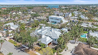 Dream Island 8 Bedroom Home