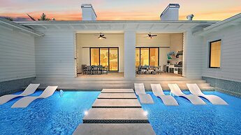 Dream Island 8 Bedroom Home