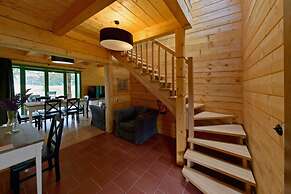 Comfortable Holiday Homes Right on the Lake