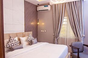 TM Luxe Stays Apartment