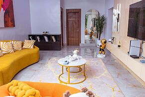 TM Luxe Stays Apartment