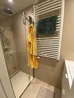 Sea View Stay for 6 Guests