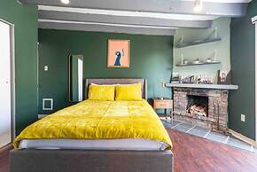 1918 Duplex with Character City Center