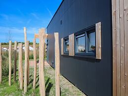 Modern Retreat Near Beach