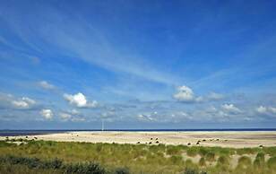 Modern Retreat Near Beach