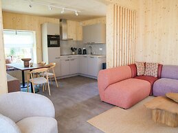 Modern Retreat Near Beach