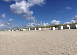 Modern Retreat Near Beach