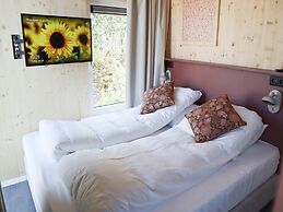 Modern Retreat Near Beach