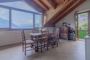 Queen Lake View in Perledo