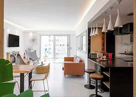 Modern Apartment - 3br- 6P - Palm Beah