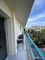 Modern Apartment - 3br- 6P - Palm Beah