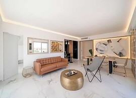 Modern Apartment - 3br- 6P - Palm Beah