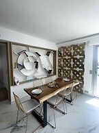 Modern Apartment - 3br- 6P - Palm Beah