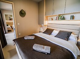 Lakeside Luxury Retreat Mobile Homes With Thermal Riviera Tickets