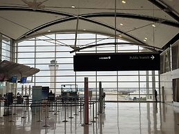 DTW Suites