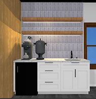 DTW Suites