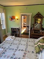 Higganum House B&B