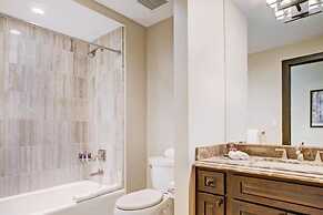 Luxury 5BR Penthouse Residence at The Ritz-carlton Club Vail