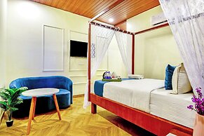 THE Solitaire Residency