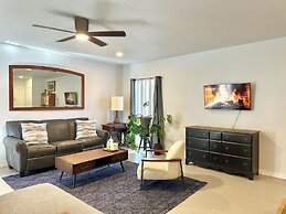 Modern Studio Retreat Stylish Spacious MR