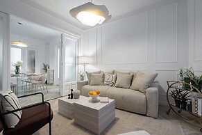 Elegant 3BR Steps away Cismigiu Gardens