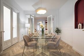 Elegant 3BR Steps away Cismigiu Gardens