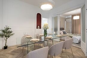 Elegant 3BR Steps away Cismigiu Gardens