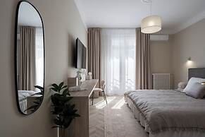 Elegant 3BR Steps away Cismigiu Gardens