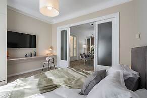 Elegant 3BR Steps away Cismigiu Gardens