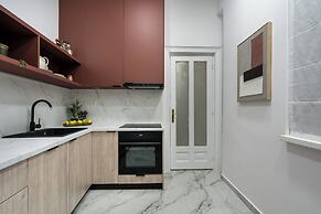 Elegant 3BR Steps away Cismigiu Gardens