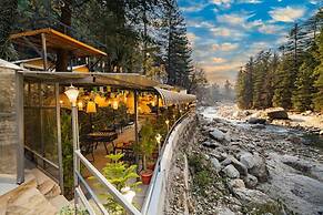 The Hosteller Kasol, Riverside