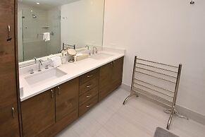 Chic 3BR Condo in Lionshead Village - Ski-in/ski-out at Eagle Bahn Gon