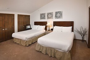 Chic 3BR Condo in Lionshead Village - Ski-in/ski-out at Eagle Bahn Gon