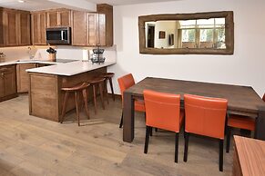 Chic 3BR Condo in Lionshead Village - Ski-in/ski-out at Eagle Bahn Gon