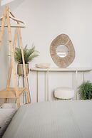 Beautiful 4 BD Home near Woodstock