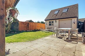 Beautiful 4 BD Home near Woodstock