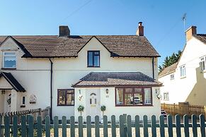 Beautiful 4 BD Home near Woodstock