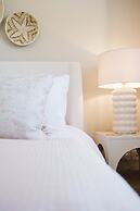 Beautiful 4 BD Home near Woodstock