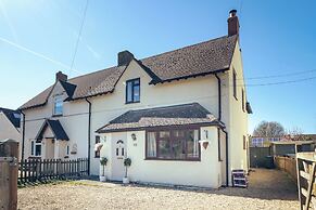 Beautiful 4 BD Home near Woodstock